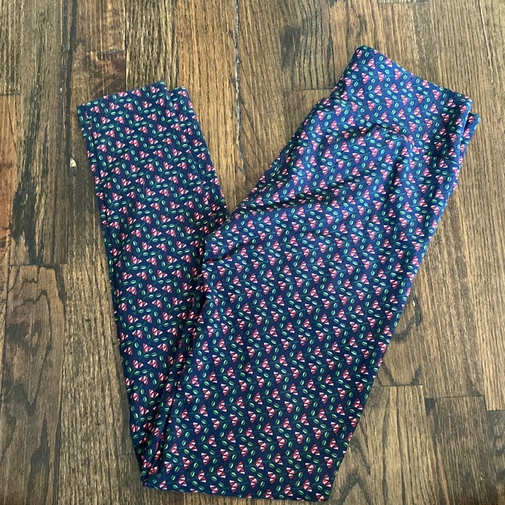 LulaRoe leggings - one size, never worn